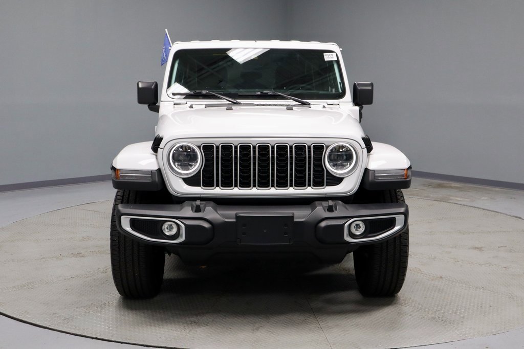 Used 2025 Jeep Wrangler Unlimited Sahara image 5