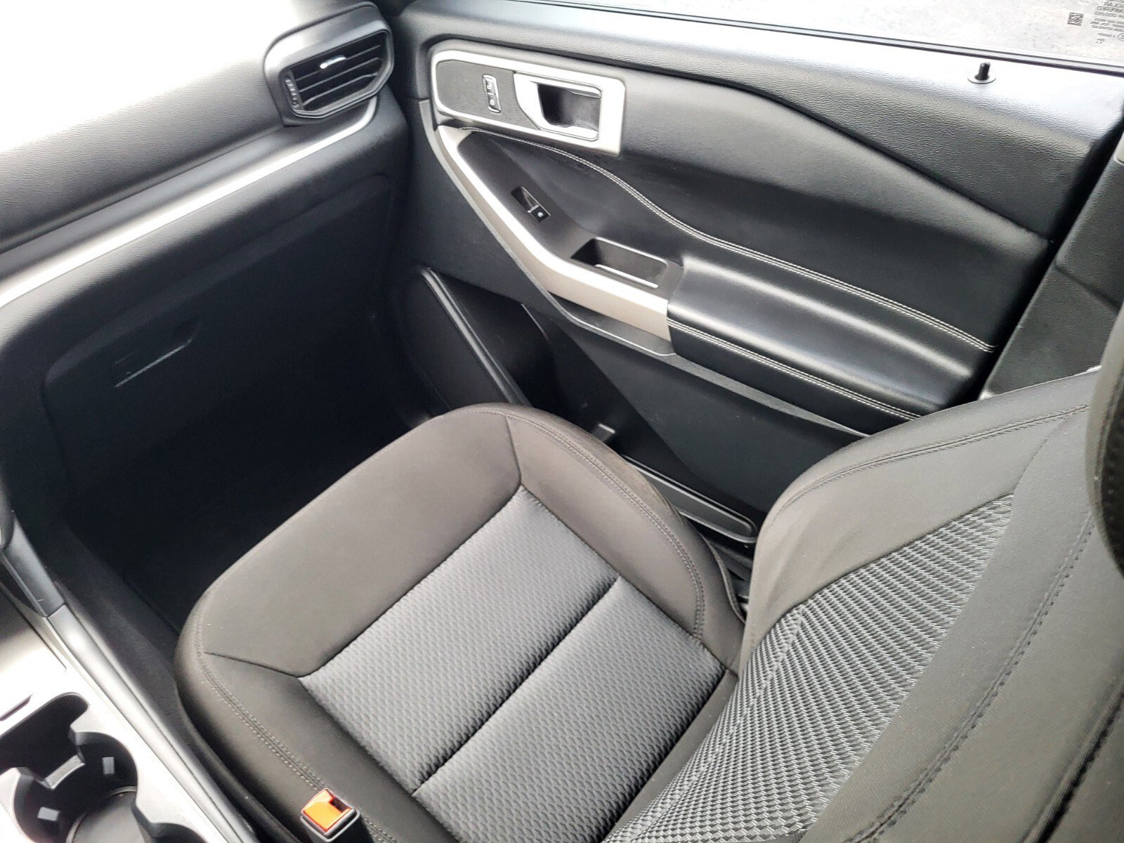 Certified 2023 Ford Explorer XLT RWD image 16
