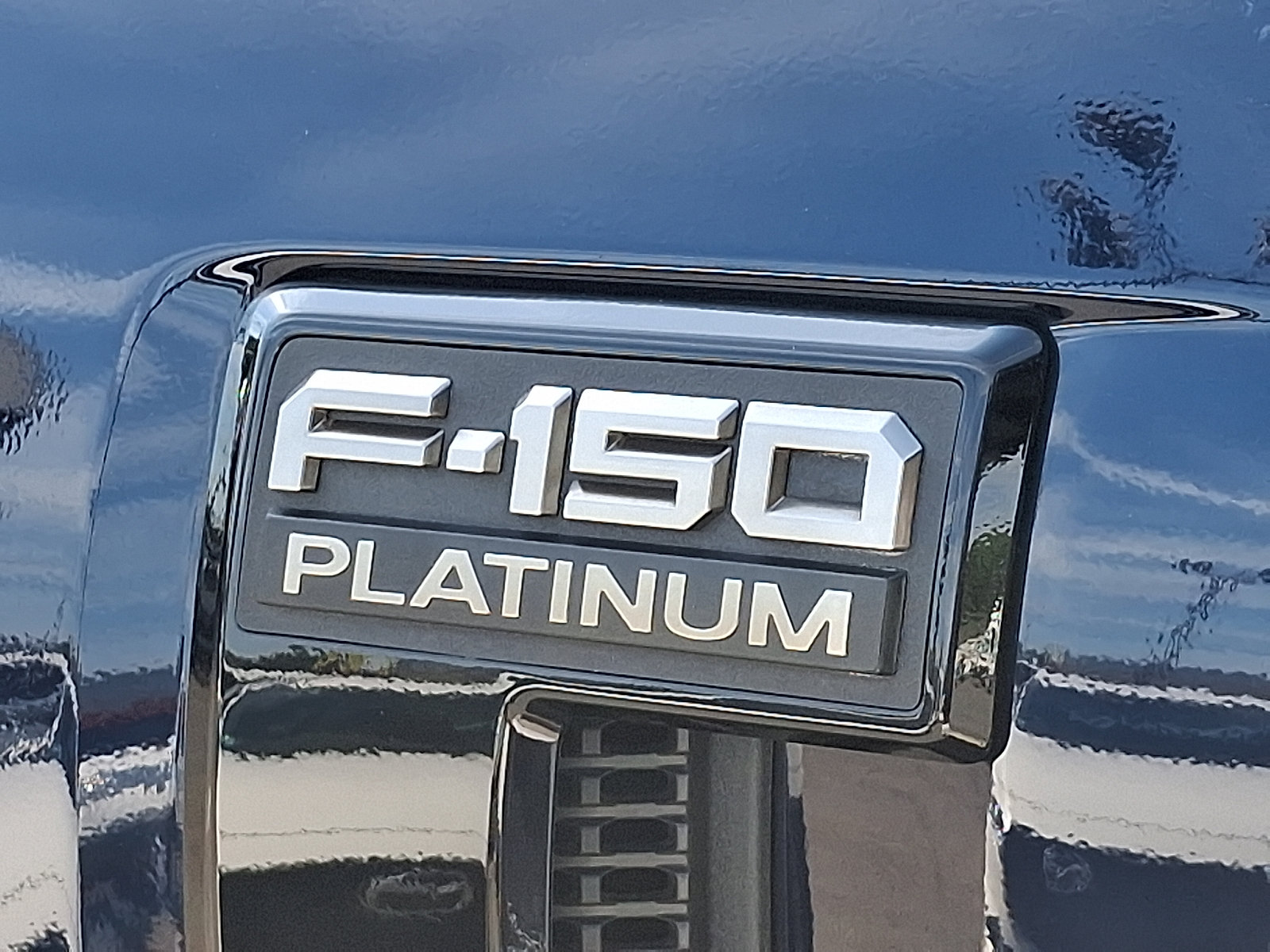 Certified 2025 Ford F150 Platinum w/ Equipment Group 702A High AWD/4WD image 31