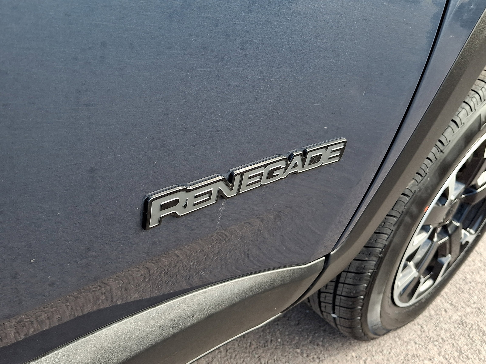 Used 2023 Jeep Renegade Latitude image 31