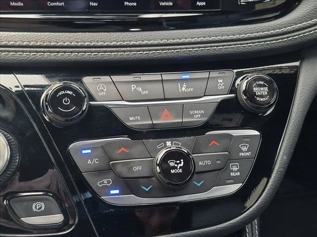 Used 2026 Chrysler Pacifica Limited w/ S Appearance Package FWD image 15