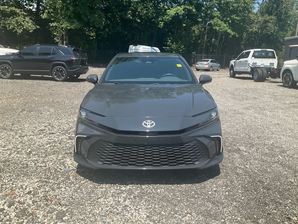 Used 2025 Toyota Camry SE w/ Convenience Package FWD image 2