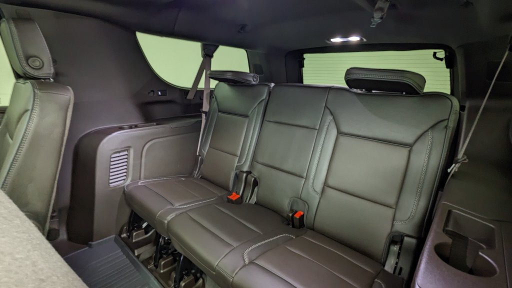 Used 2024 GMC Yukon XL Denali w/ Denali Reserve Package AWD/4WD image 39