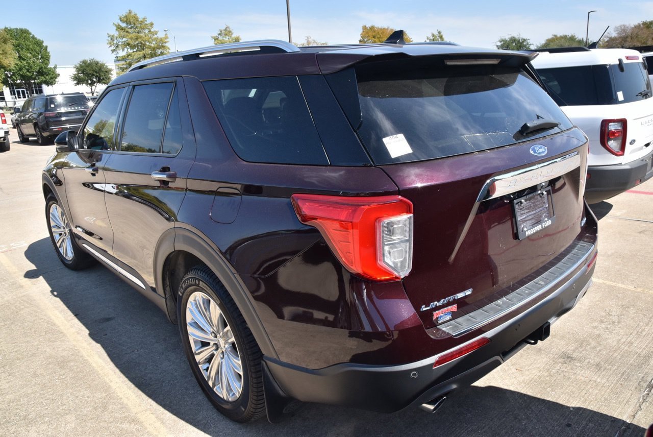 Certified 2022 Ford Explorer Limited w/ Limited Technology Package AWD/4WD image 8