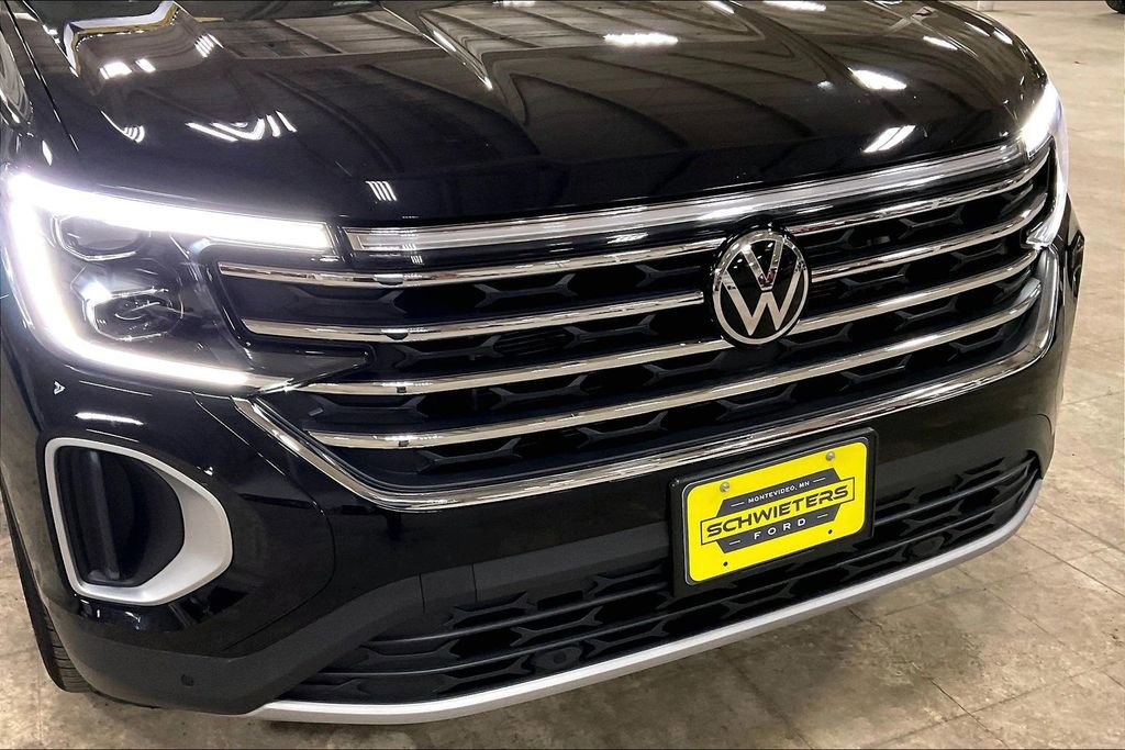 Used 2025 Volkswagen Atlas SE image 29