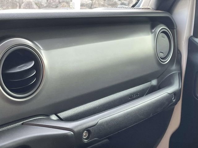 Used 2023 Jeep Gladiator Sport image 30