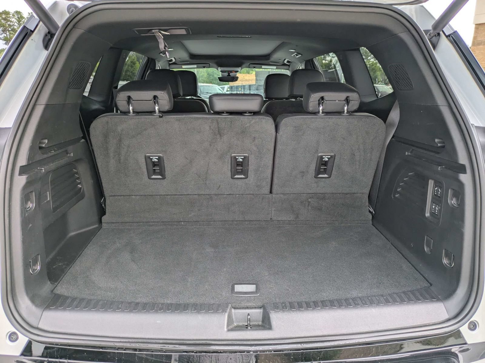 Used 2025 GMC Acadia Denali w/ Super Cruise Package FWD image 6