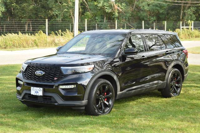 Certified 2022 Ford Explorer ST w/ ST High-Performance Pack AWD/4WD image 3