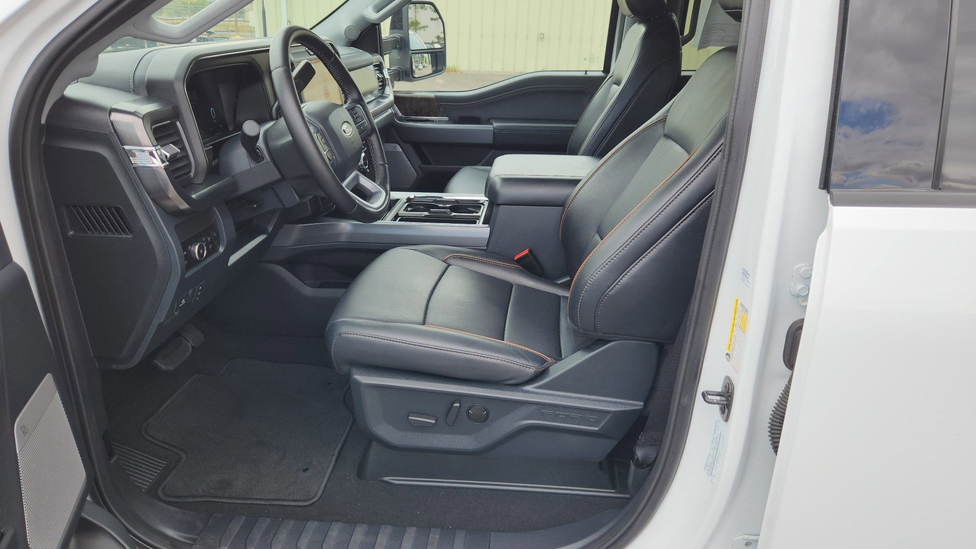 Certified 2025 Ford F250 Lariat AWD/4WD image 24