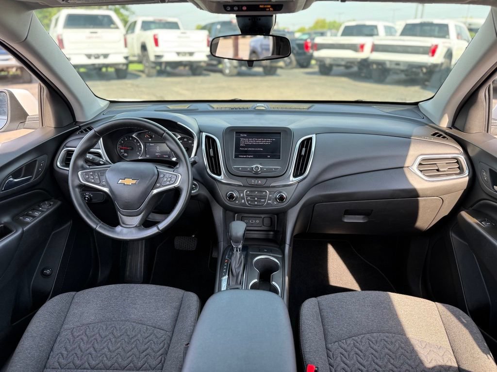 Used 2023 Chevrolet Equinox LT FWD image 2