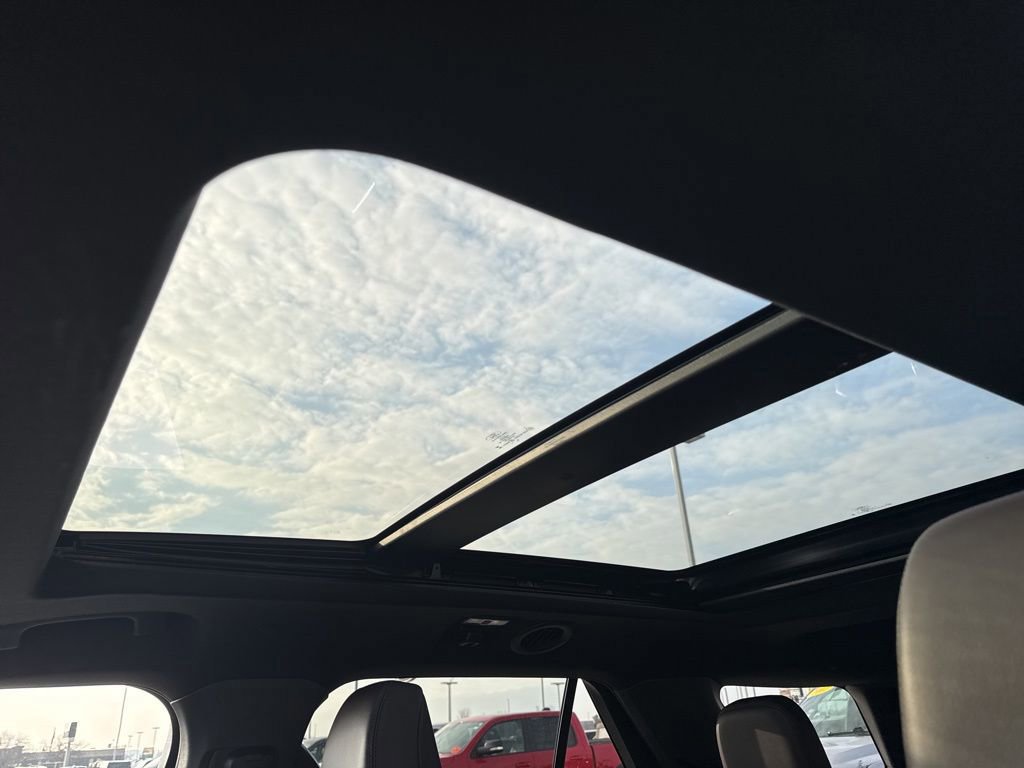 Certified 2025 Ford Explorer Platinum w/ LUX Leather Package image 11