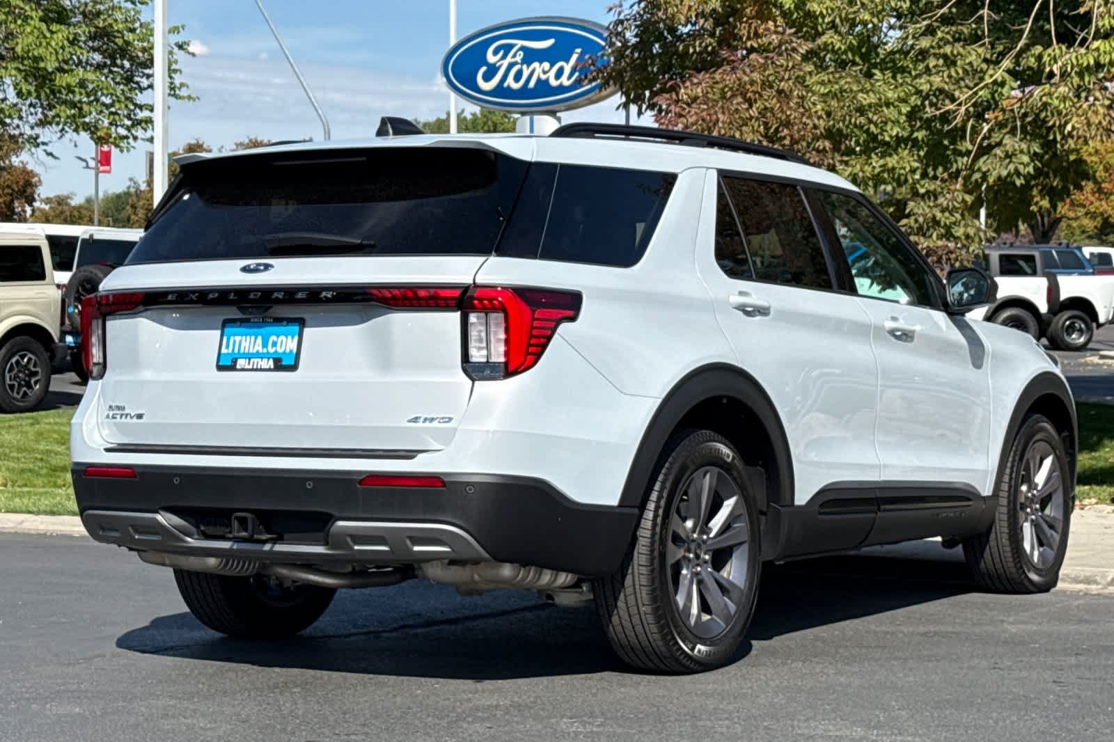 Certified 2026 Ford Explorer Active w/ Active Comfort Package AWD/4WD image 2