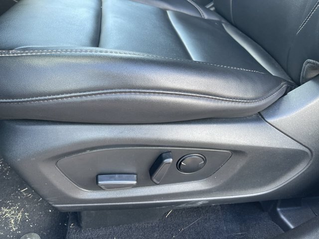 Certified 2023 Ford Explorer XLT w/ Equipment Group 202A AWD/4WD image 5