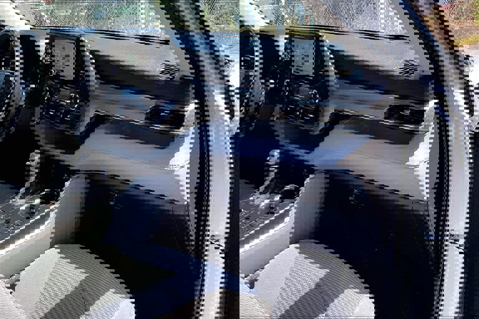 Used 2023 Toyota Highlander LE FWD image 23