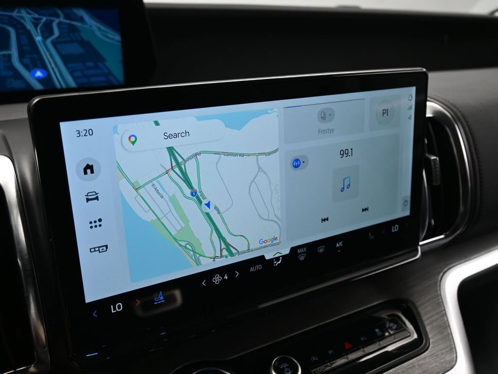 Certified 2025 Ford Expedition Platinum image 13