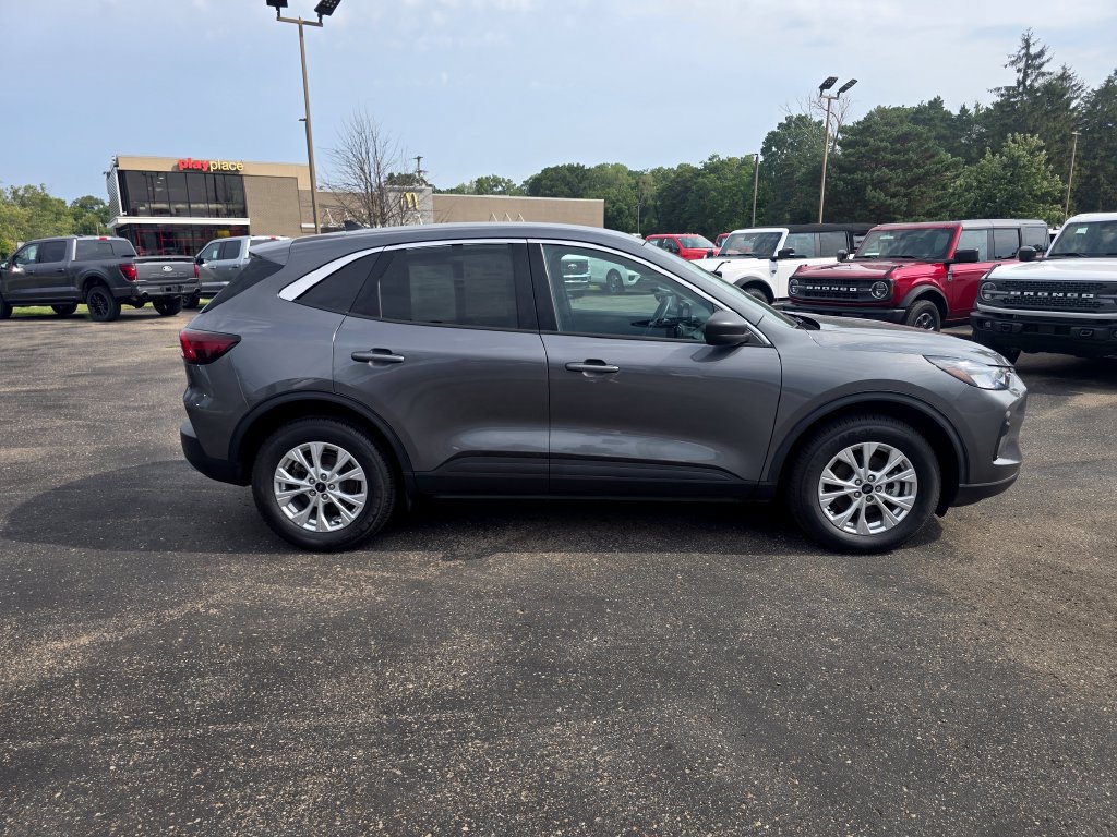 Certified 2023 Ford Escape Active AWD/4WD image 7