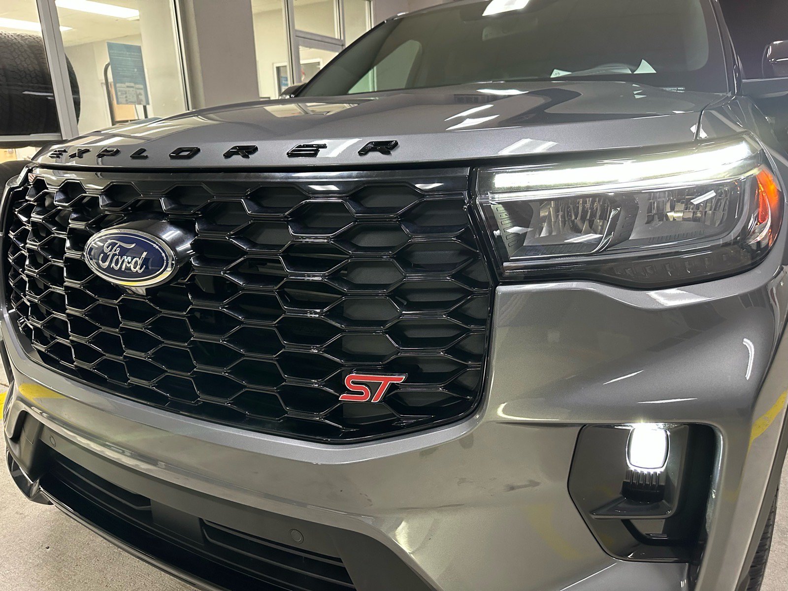 Certified 2025 Ford Explorer ST RWD image 2