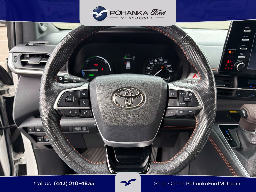 Used 2023 Toyota Sienna XSE w/ XSE Plus Package AWD/4WD image 15