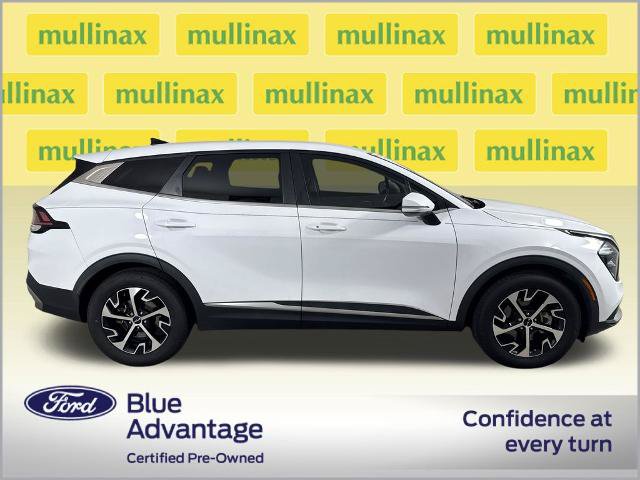 Used 2023 Kia Sportage EX FWD image 2