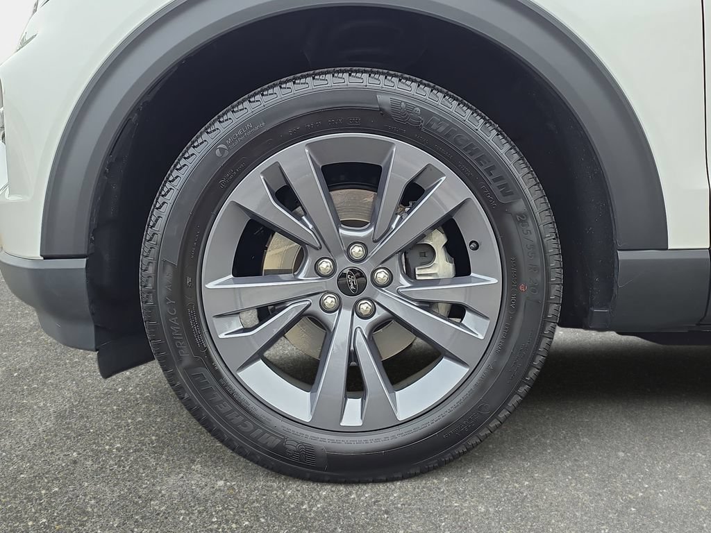 Certified 2023 Ford Explorer XLT w/ Equipment Group 202A AWD/4WD image 29