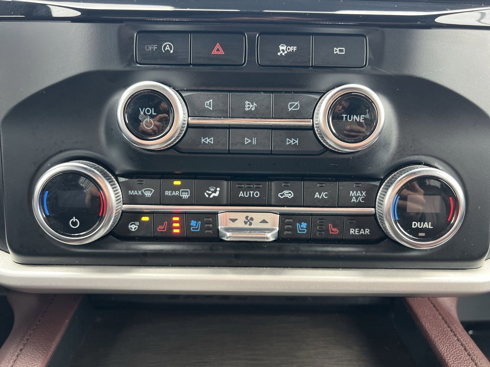 Certified 2024 Ford Expedition Limited image 21