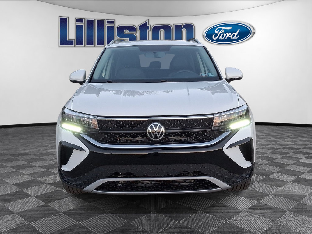 Used 2022 Volkswagen Taos SE AWD/4WD image 2
