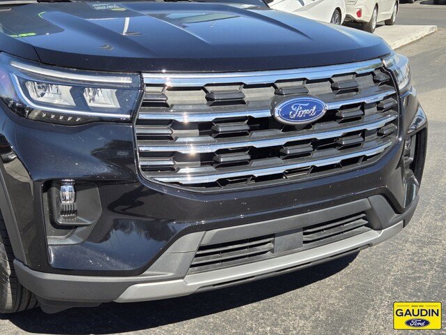 Certified 2025 Ford Explorer Active w/ Active Comfort Package RWD image 2