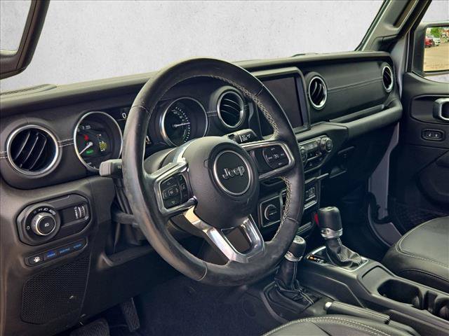Used 2023 Jeep Wrangler Unlimited Sahara w/ Cold Weather Group AWD/4WD image 9