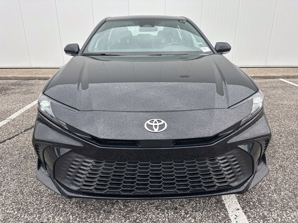 Used 2025 Toyota Camry SE FWD image 11