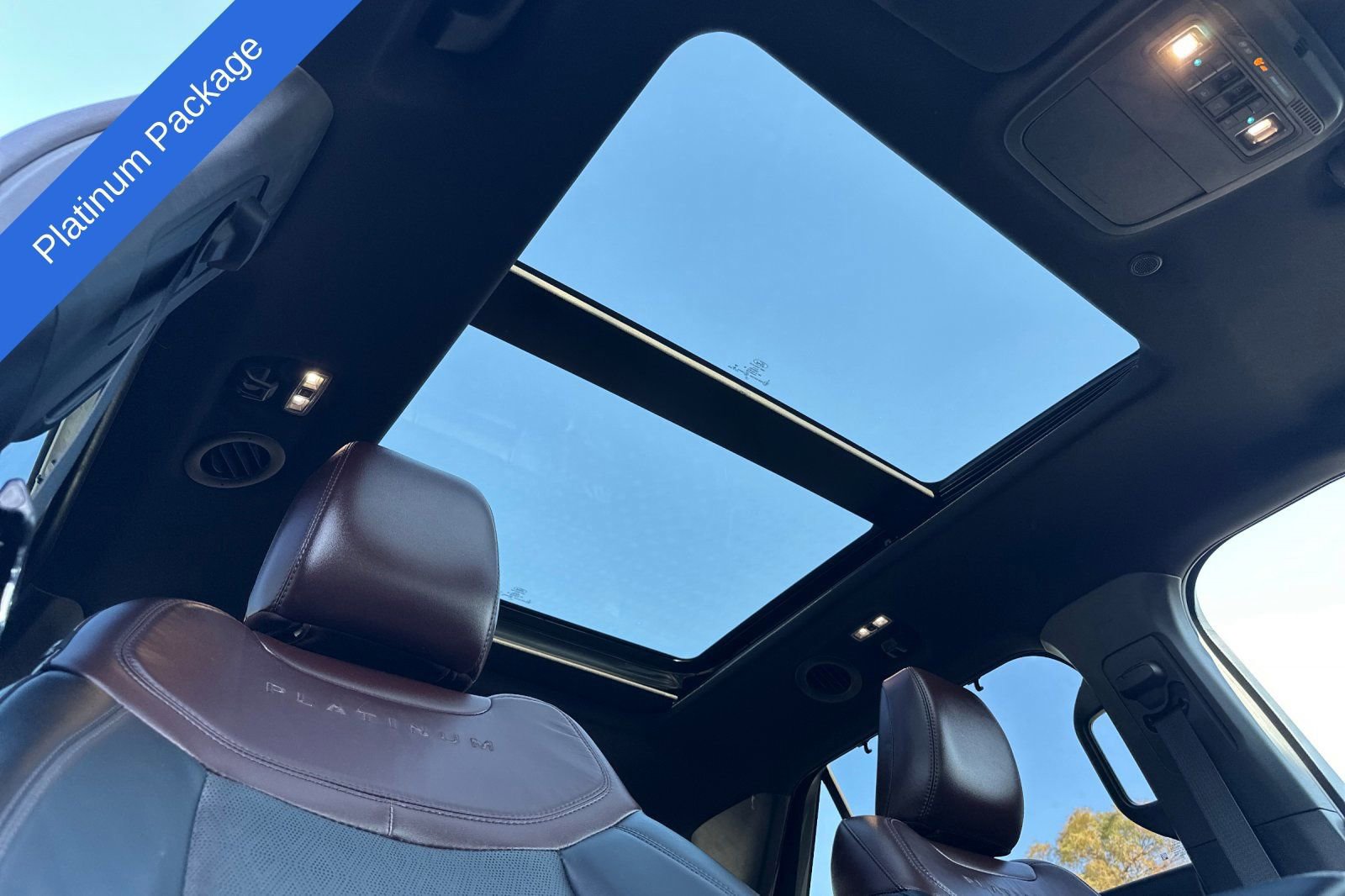 Certified 2022 Ford Explorer Platinum w/ Equipment Group 601A image 17