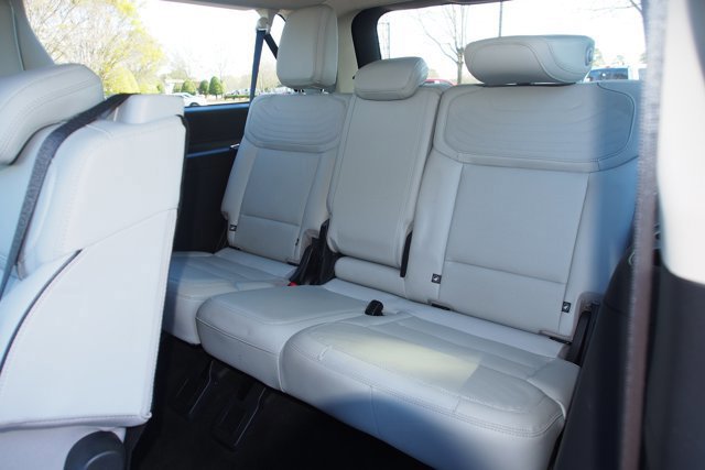 Certified 2025 Ford Expedition Max Platinum w/ Platinum Ultimate Package image 28