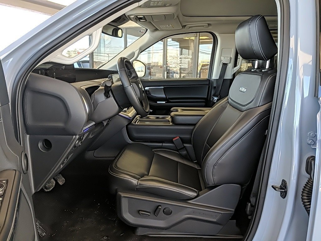 Certified 2025 Ford Expedition Platinum image 13