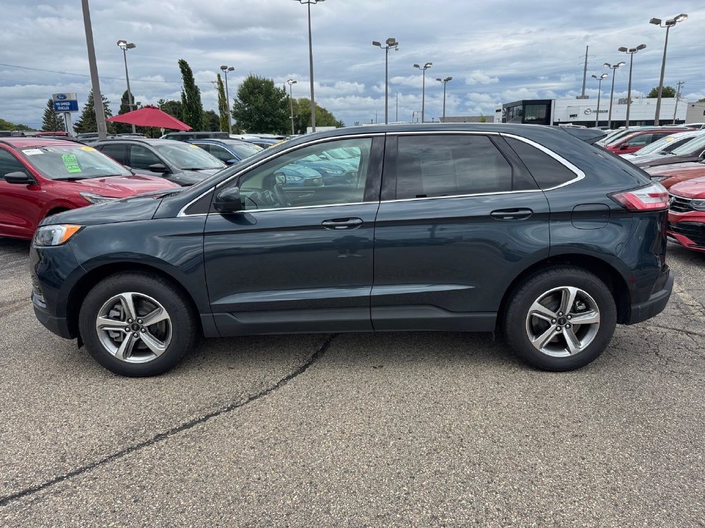 Certified 2024 Ford Edge SEL w/ Convenience Package AWD/4WD image 3