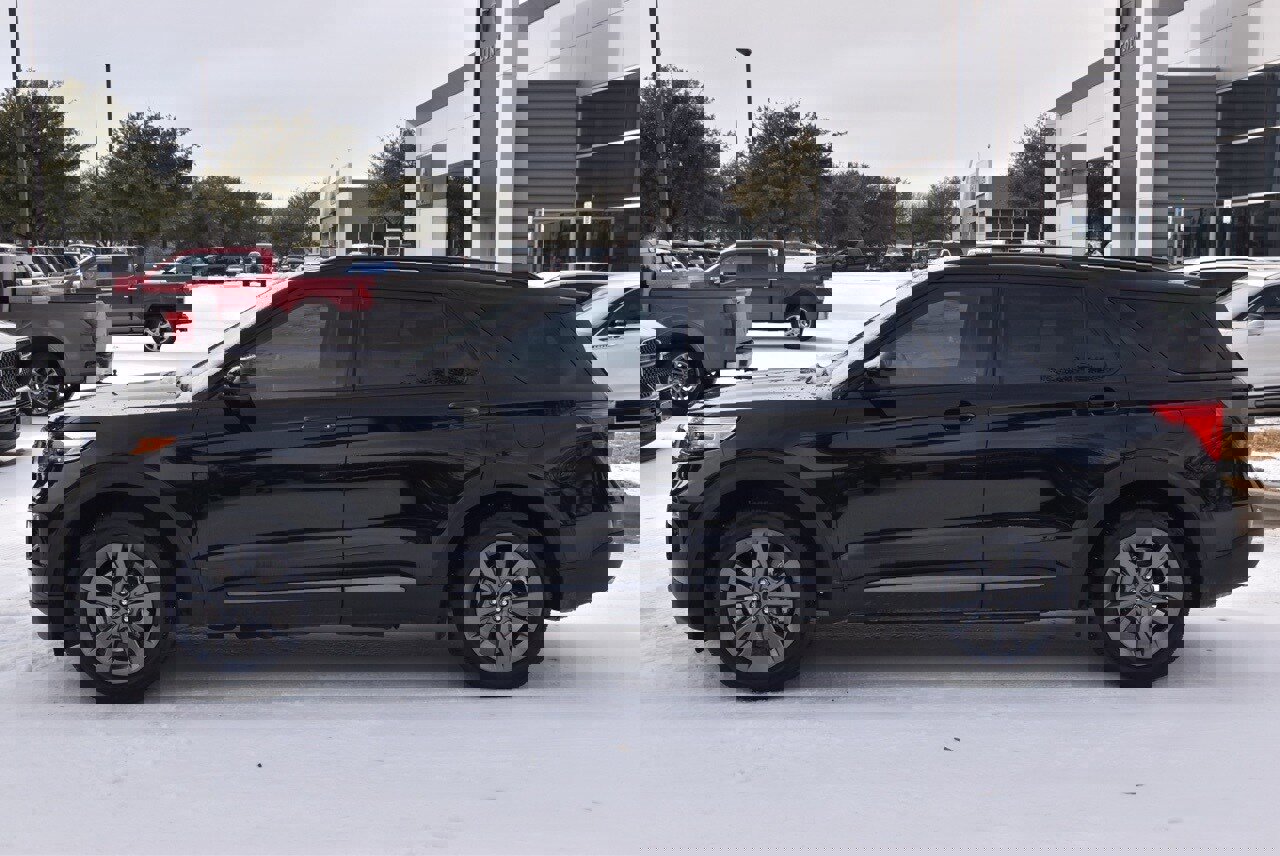 Certified 2023 Ford Explorer XLT w/ Equipment Group 202A image 12