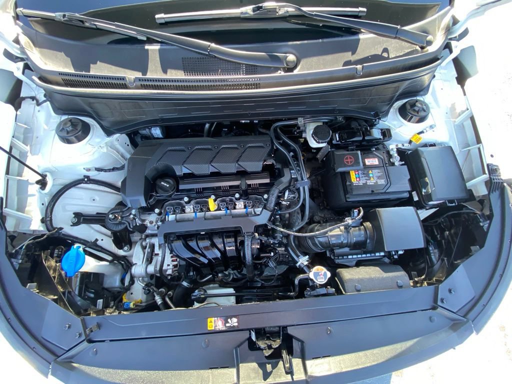 Used 2025 Hyundai Venue SEL FWD image 32