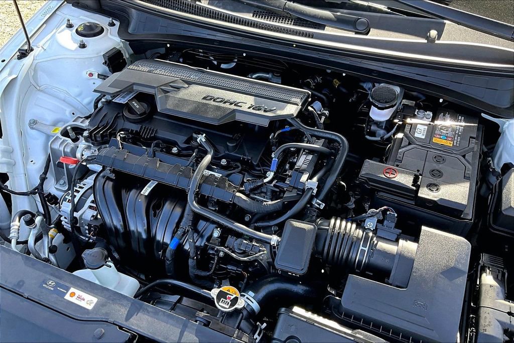 Used 2024 Hyundai Elantra SE image 34