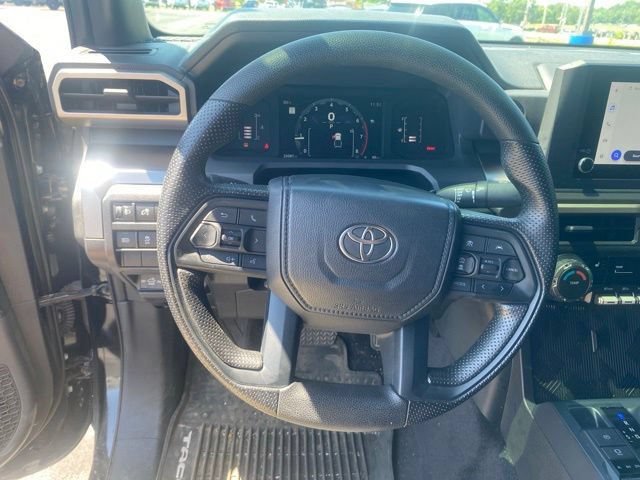 Used 2025 Toyota Tacoma SR5 AWD/4WD image 11