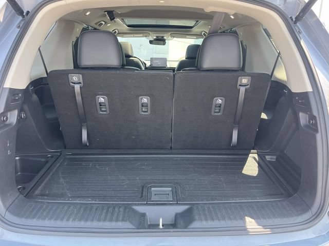 Used 2025 Honda Pilot Touring image 11