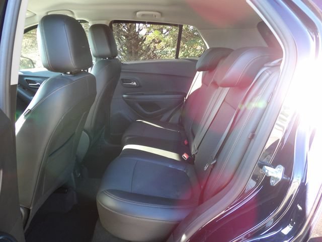 Used 2021 Chevrolet Trax LT w/ Driver Confidence Package FWD image 10