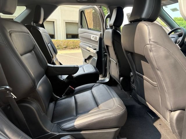Certified 2022 Ford Explorer XLT w/ Equipment Group 202A AWD/4WD image 30