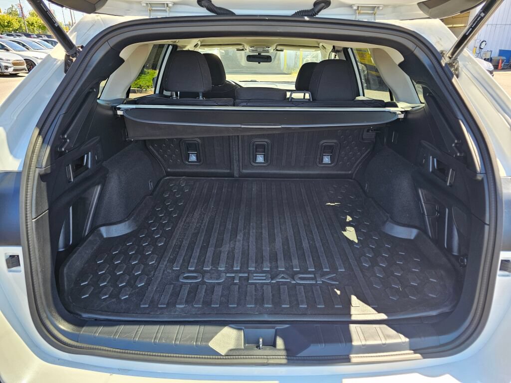 Used 2025 Subaru Outback Premium AWD/4WD image 10