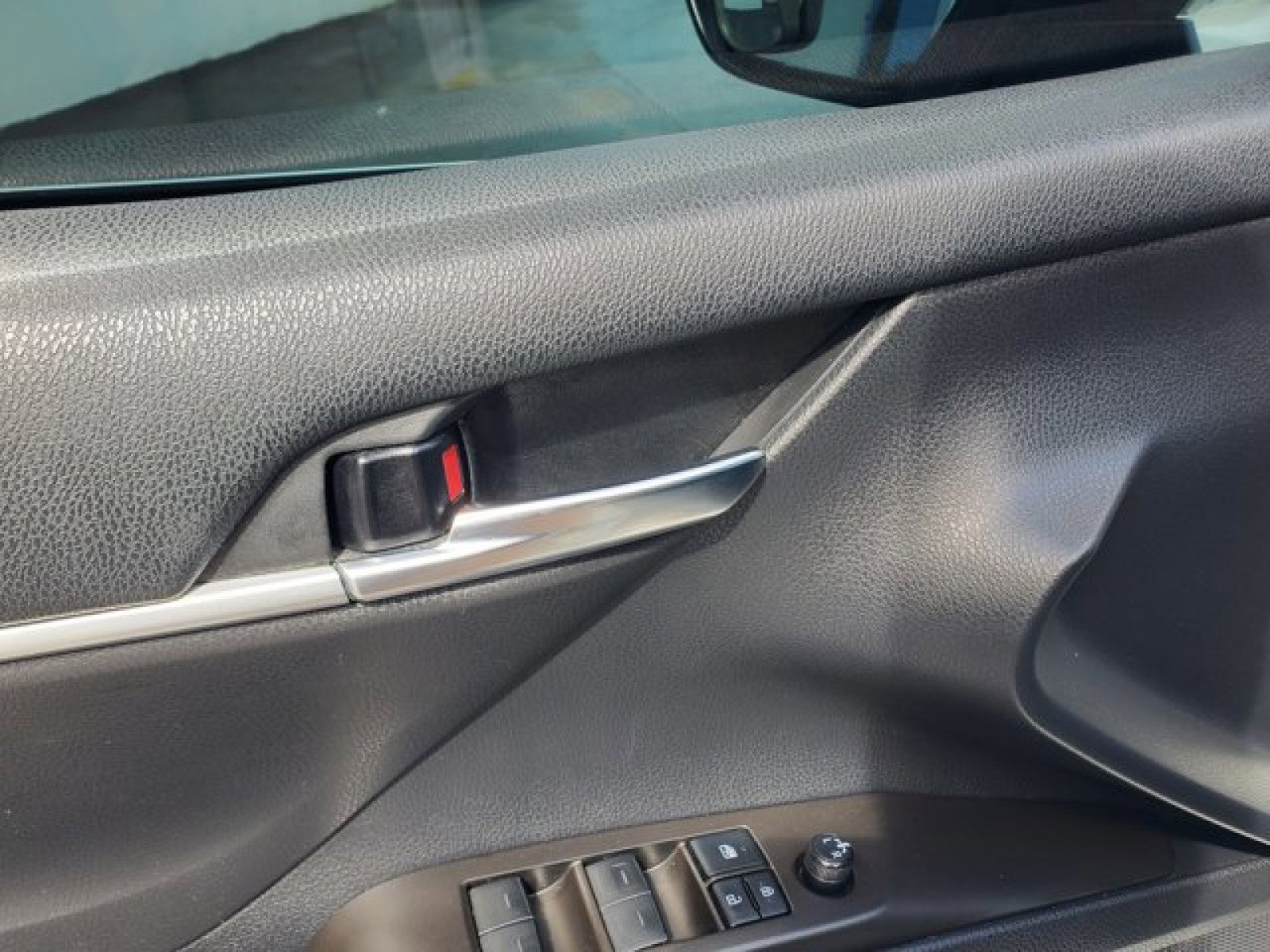 Used 2022 Toyota Camry SE w/ Convenience Package image 14