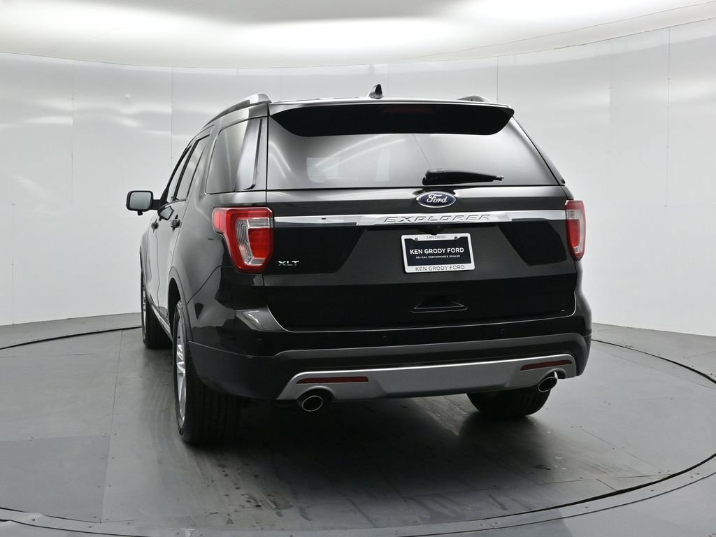 Certified 2017 Ford Explorer XLT w/ Equipment Group 202A image 32