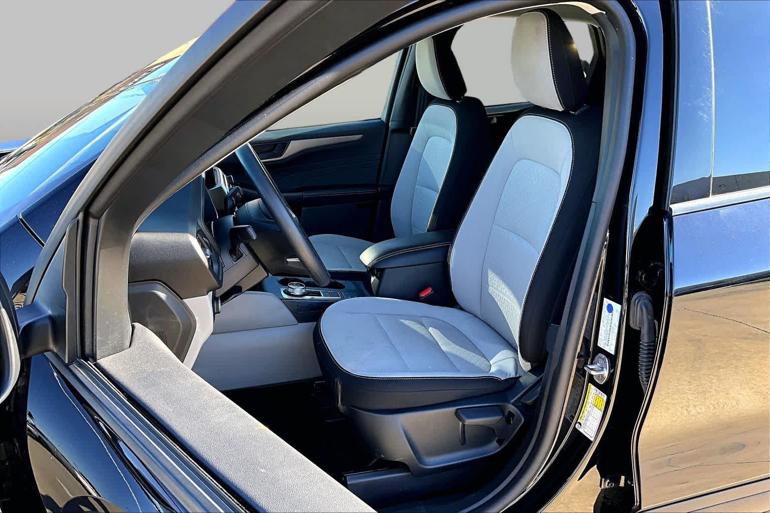 Certified 2025 Ford Escape Active AWD/4WD image 15