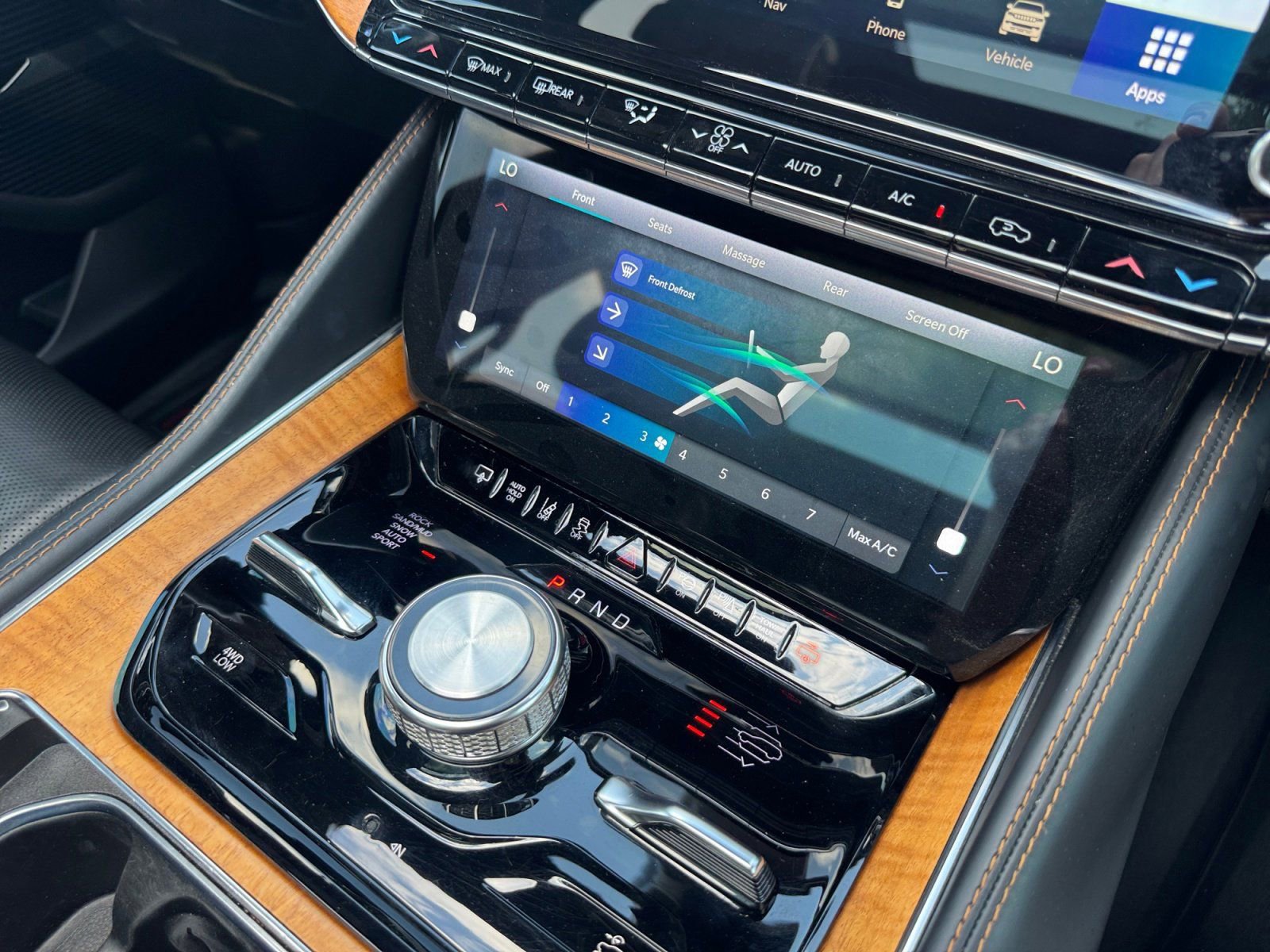 Used 2022 Jeep Grand Wagoneer Series III w/ Rear Seat Video Group 1 image 29