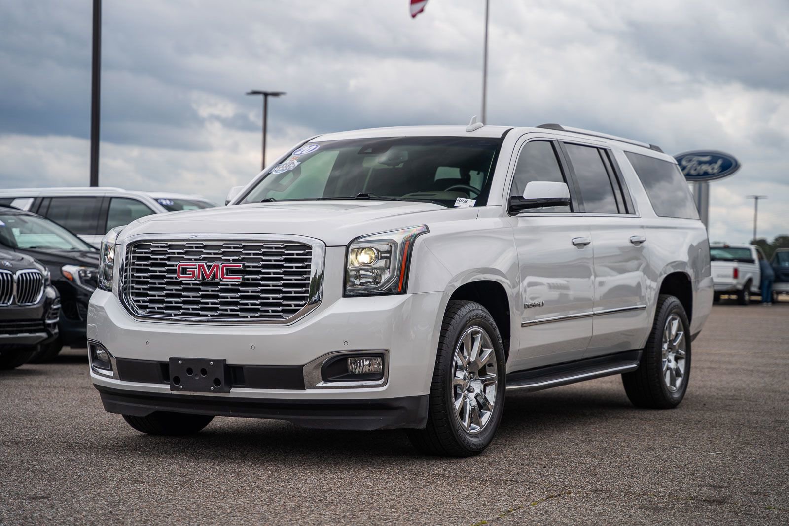 Used 2020 GMC Yukon XL Denali w/ Open Road Package RWD image 4
