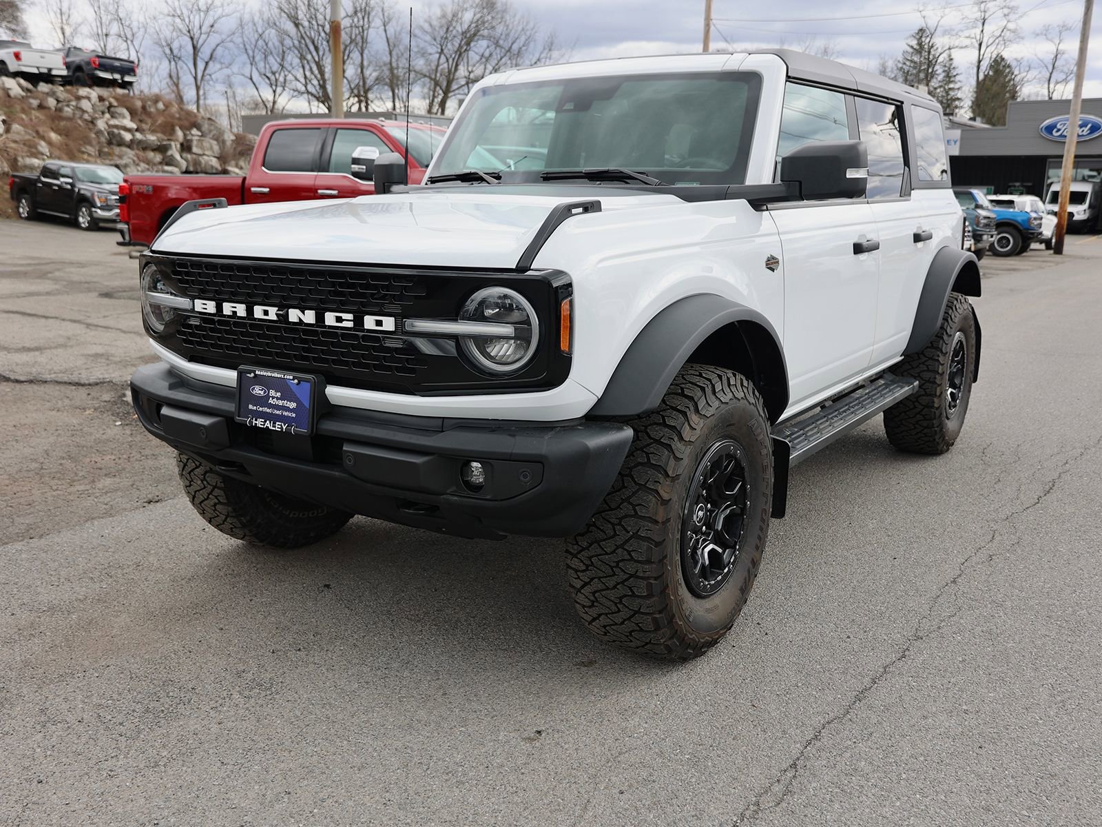 Certified 2022 Ford Bronco Wildtrak AWD/4WD image 3