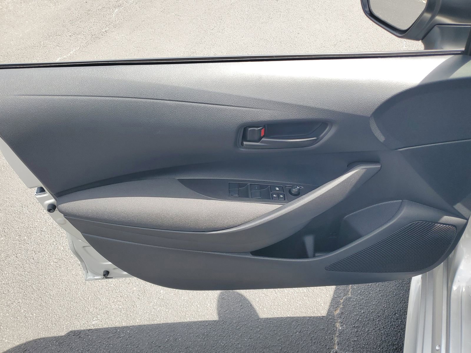 Used 2025 Toyota Corolla LE FWD image 14