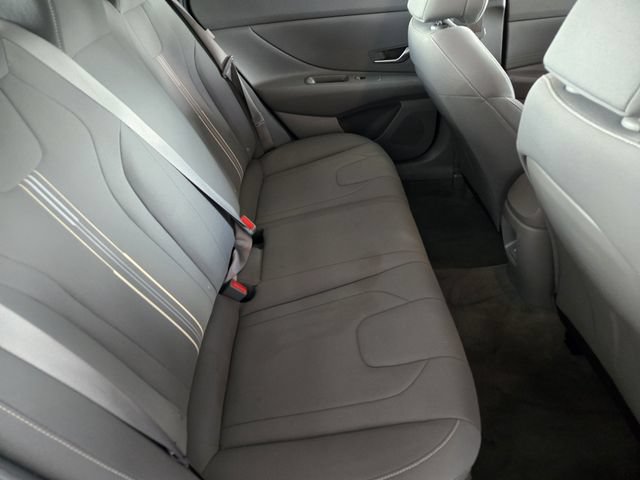 Used 2024 Hyundai Elantra SEL FWD image 31