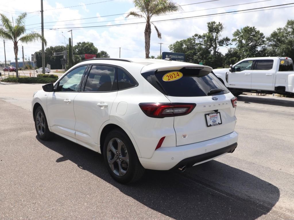 Certified 2024 Ford Escape ST-Line w/ Tech Pack #1 FWD image 10